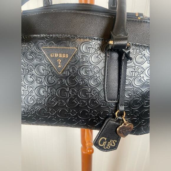 3 Guess Purse Bundle – Handbag, Quilted Crossbody & White Wristlet - Picture 10 of 13